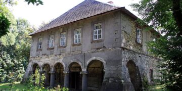 Dwór w Widuchowej: Historie i legendy Turystyka i rekreacja Dwór w Widuchowej: Historie i legendy