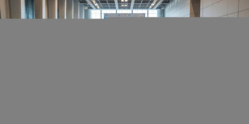 Praktyczne i estetyczne rozwiązania na wyposażenie stoiska reklamowego